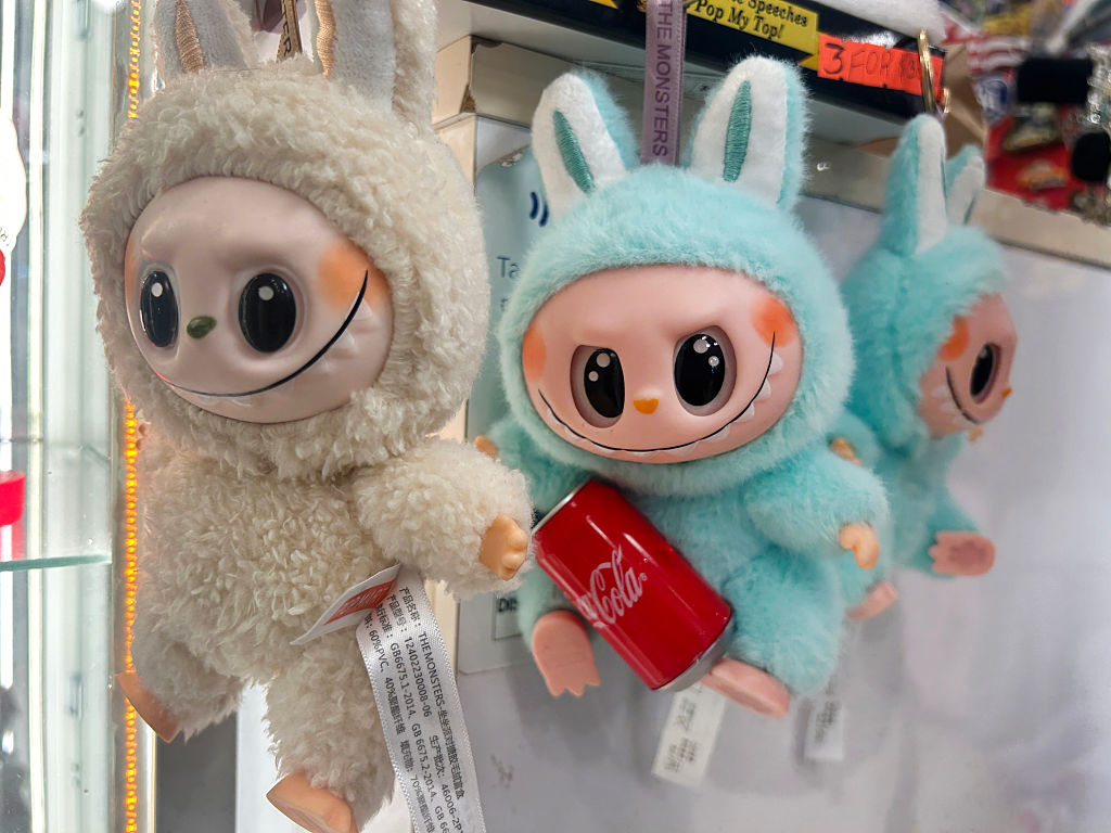ラブブ」ブームに陰り、株価下落で創業者の資産が4割減 | Forbes JAPAN