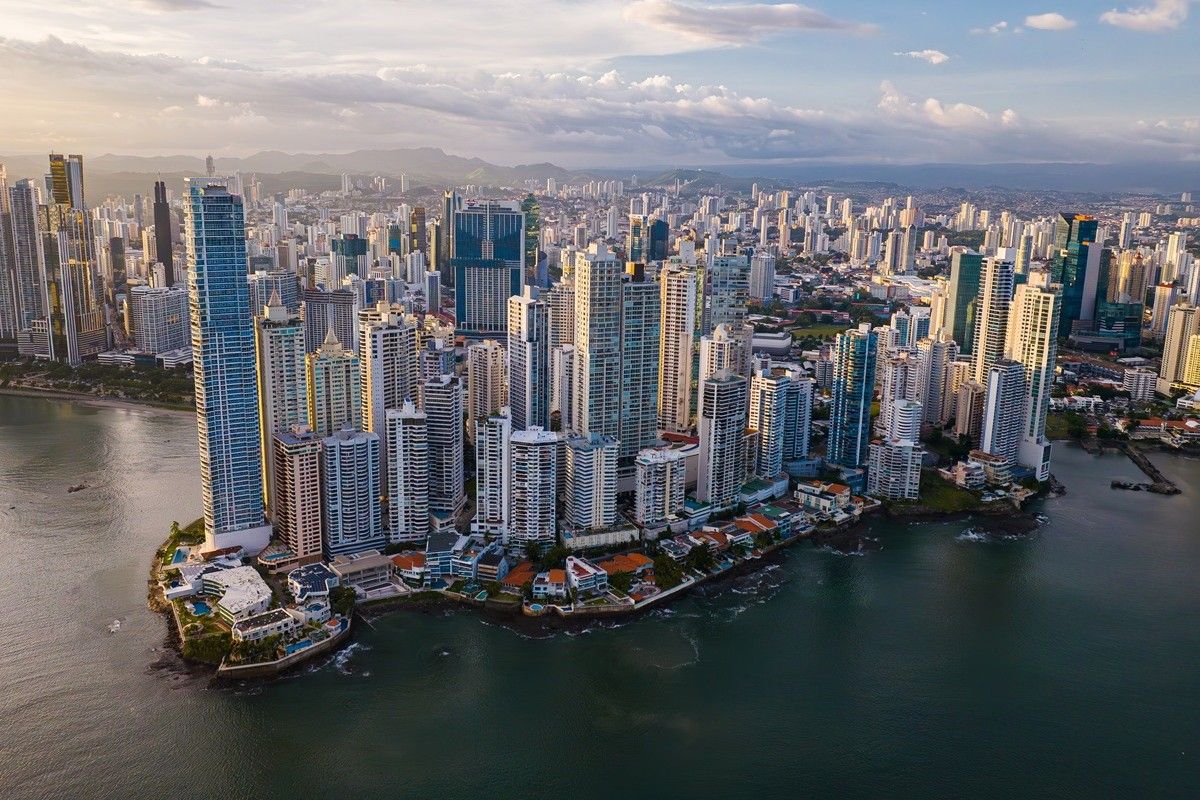 パナマの首都パナマシティ（Shutterstock.com）