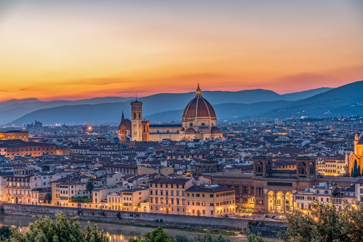 イタリア、フィレンツェの夕景（Shutterstock.com）