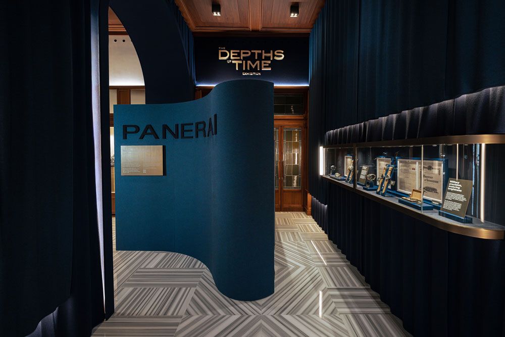 2025年の9月10日から11月30日まで、フィレンツェ本店で開催した歴史回顧展「The Depths of Time」。過去の傑作を展示し、パネライの歴史や文化にあらためて光を当てた。このイベントは、その後ニューヨークなどでも行われた。
