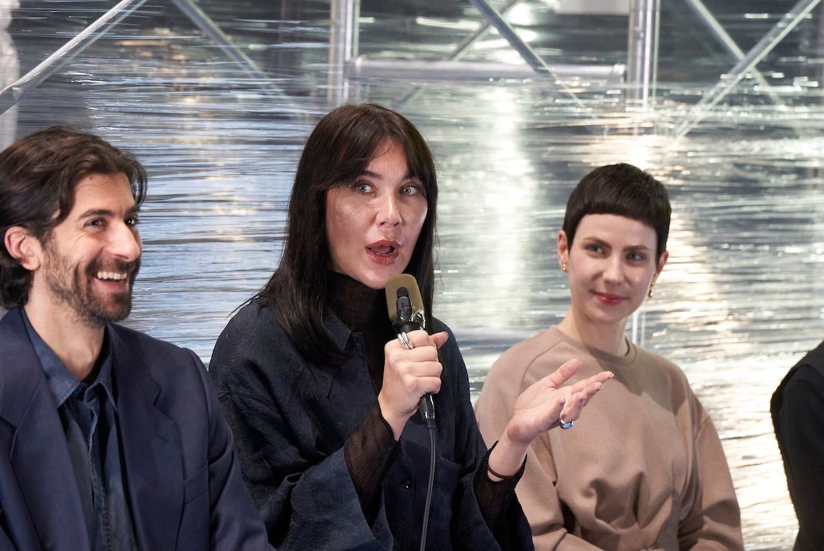 （左から）ポンピドゥー・センター デザイン部門アソシエイトキュレーターのオリヴィエ・ジトゥ、MoMA建築・デザイン部門キュレーターのターニャ・ファン、デザインメディア「Sight Unseen」主宰のクリステン・ド・ラ・ヴァリエール