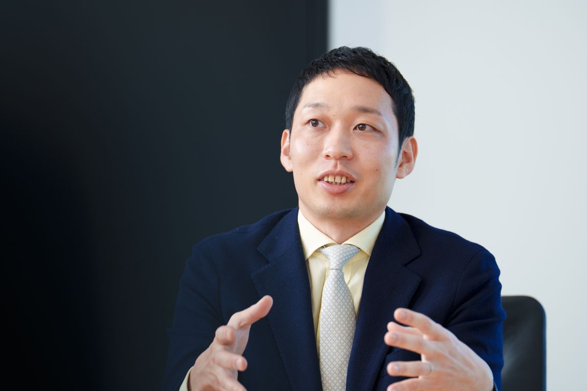 グロービングエグゼクティブパートナーの桒原隆志。福岡氏との理論構築を先頭に立って推進している。