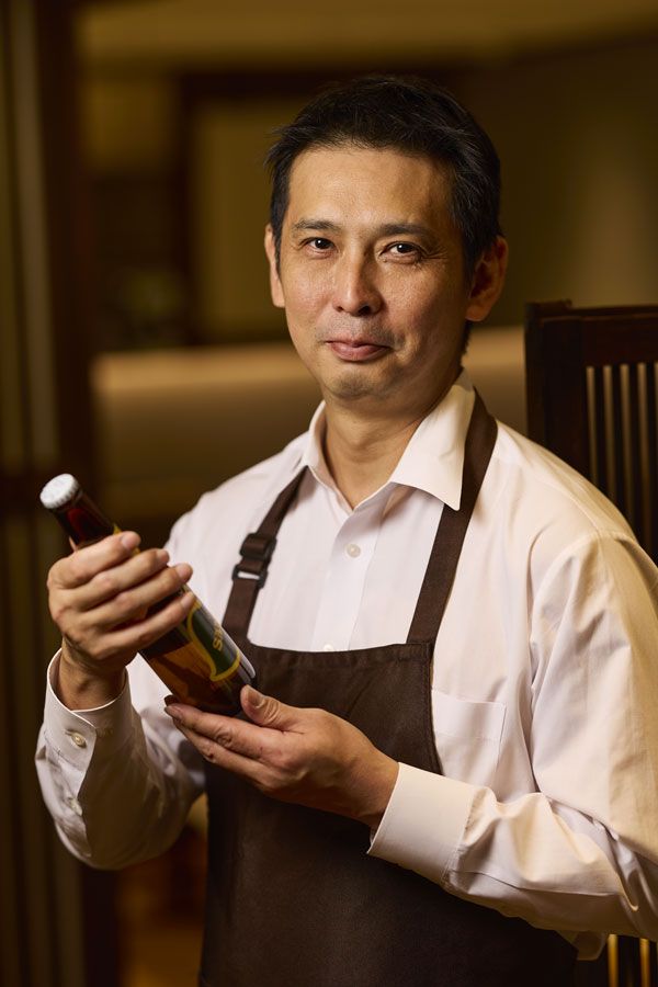 「この料理には若々しいブルゴー ニュや熟成したローヌなど赤ワインも合います」と田中氏。