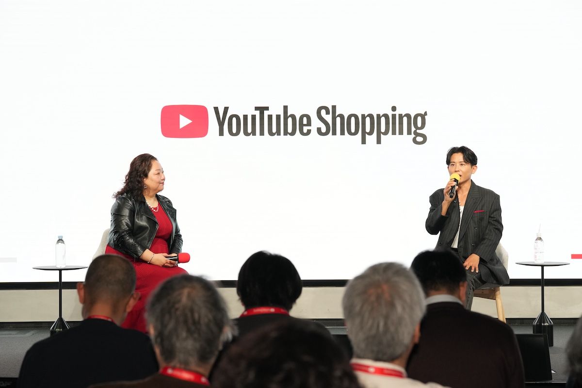 Google 日本法人 YouTube Japan 代表の山川奈織美氏とNous Inc. 代表取締役 /ヘア&メイクアップアーティスト 小田切ヒロ氏。