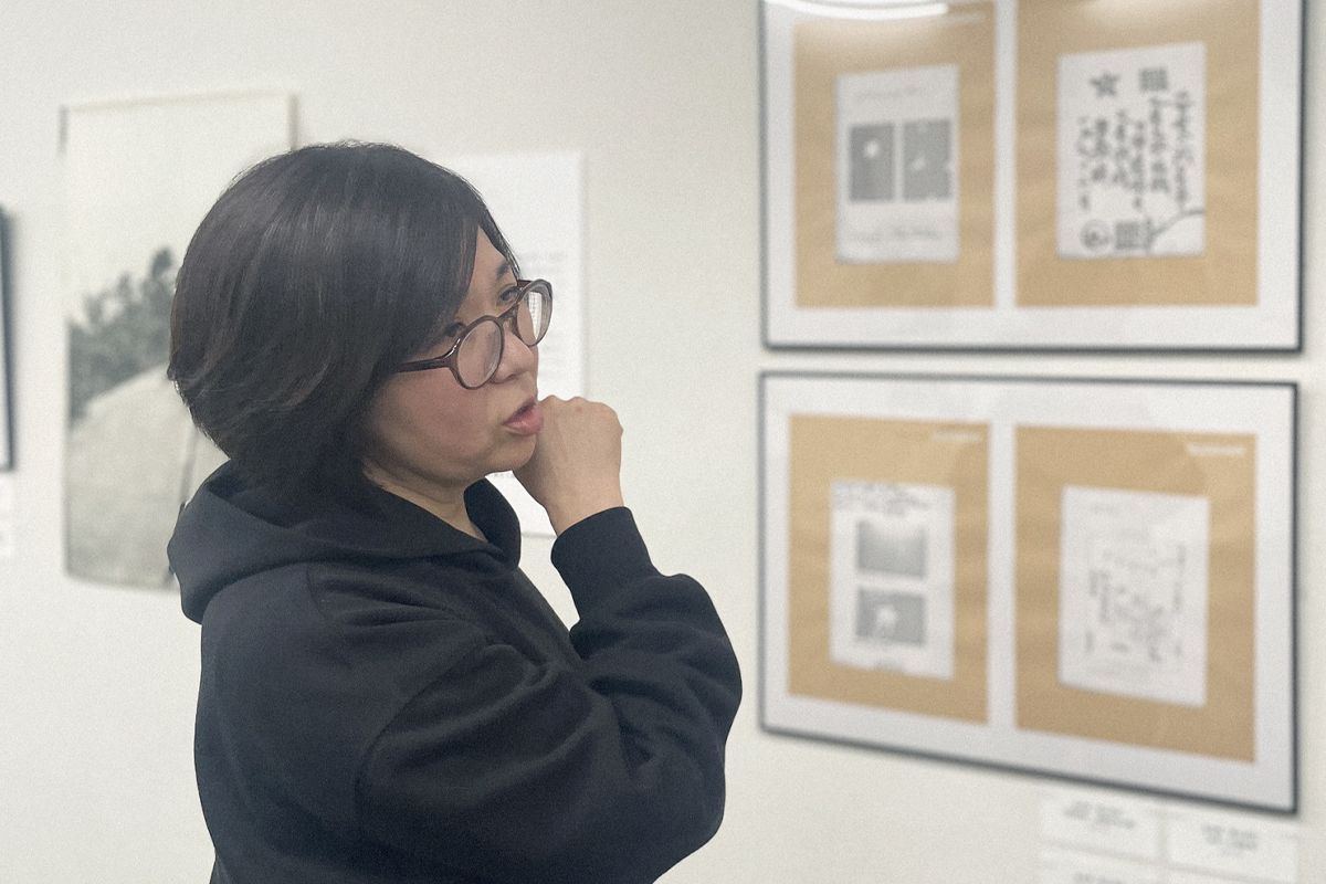 今回の展示のキュレーターをつとめる木内真由美氏。木内氏は「松澤宥生誕 100年祭」（2022）「松澤宥生誕 103年祭」（2025）でもキュレーターをつとめた