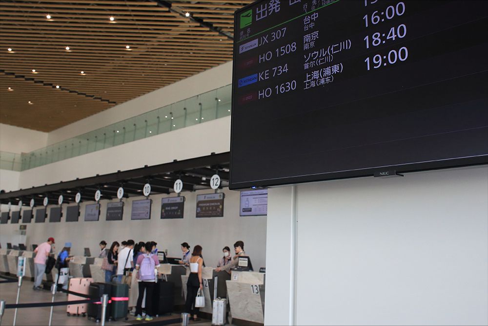 国際線のチェックインカウンター