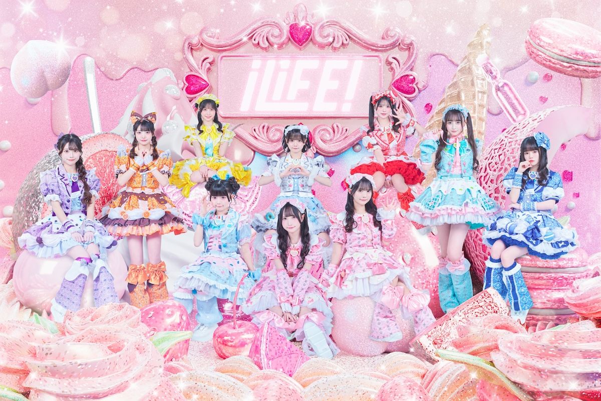 アイドルグループ「iLiFE！」の衣装。新作はパフェをモチーフにデザイン（製作協力:合同会社udonfactory）。