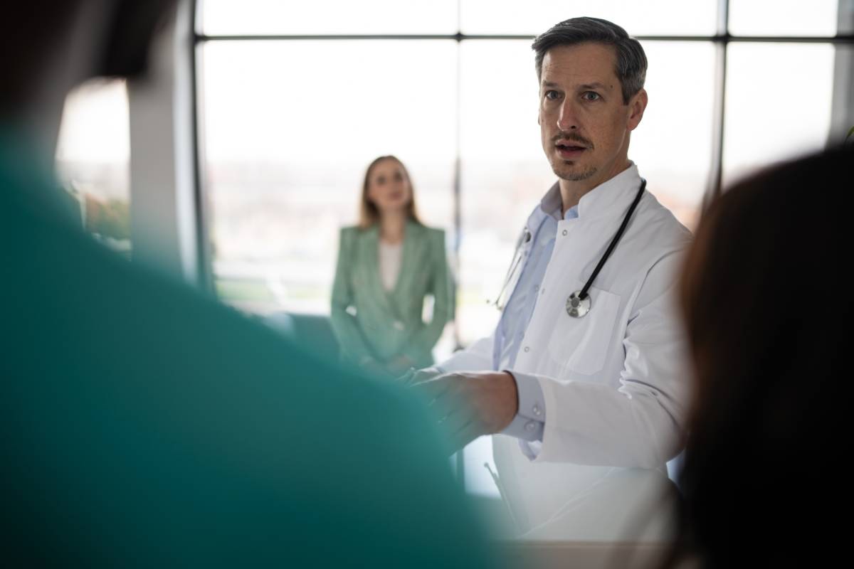 2026年医療の課題：人手不足、財務難、効率化が必須 - テクノロジー news from Forbes JAPAN