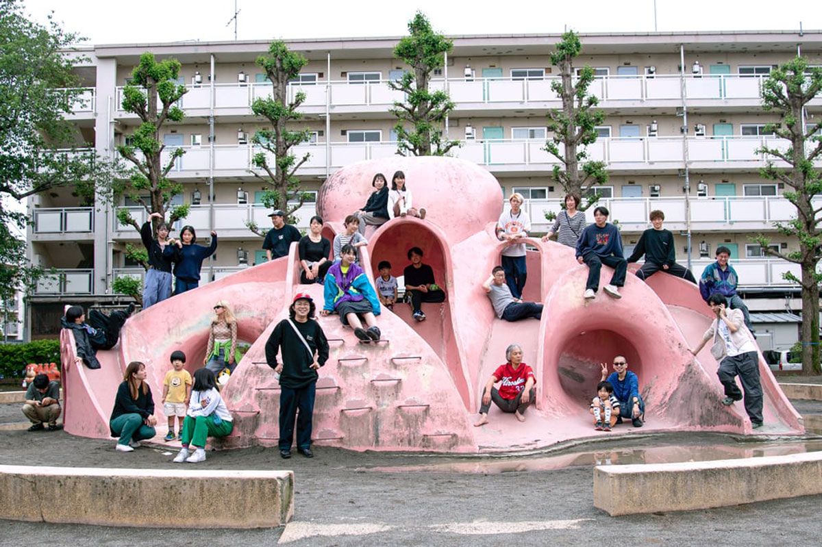 CANTEENのグループ会社に所属するGILLOCHINDOX☆GILLOCHINDAEのインスタレーションに際してつくられたコンピレーションアルバム。シーンをつくるクリエイターの代表例だ。