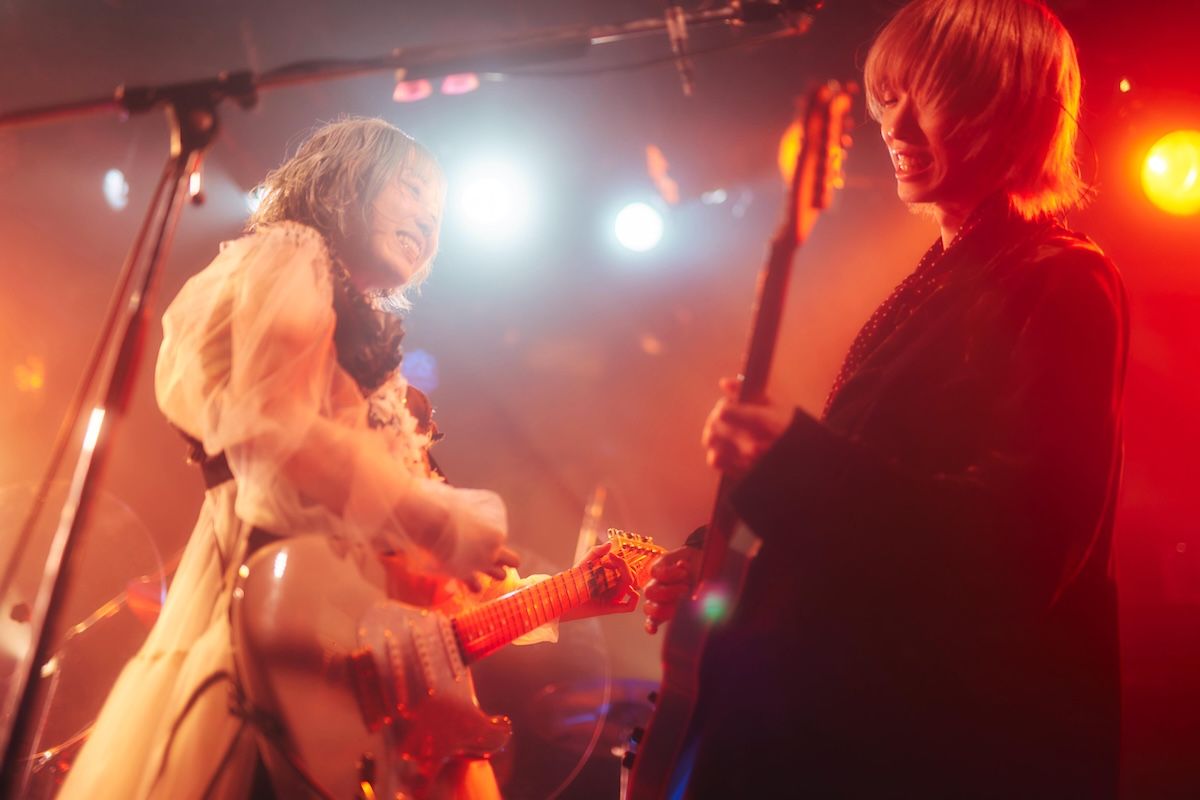 ツミキが参加する音楽ユニットNOMELOM NOLEMONのQUATTRO TOURの様子。