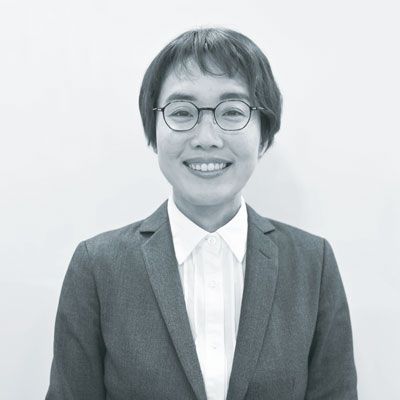 みうら・きょうこ◎2010年京都大学大学院医学研究科修了(博士〔医学〕)。山中伸弥(京都大学)、岡野栄之(慶應義塾大学)に師事。iPS細胞による脊髄損傷治療研究に貢献後、ハダカデバネズミ研究を主導。2児の母。