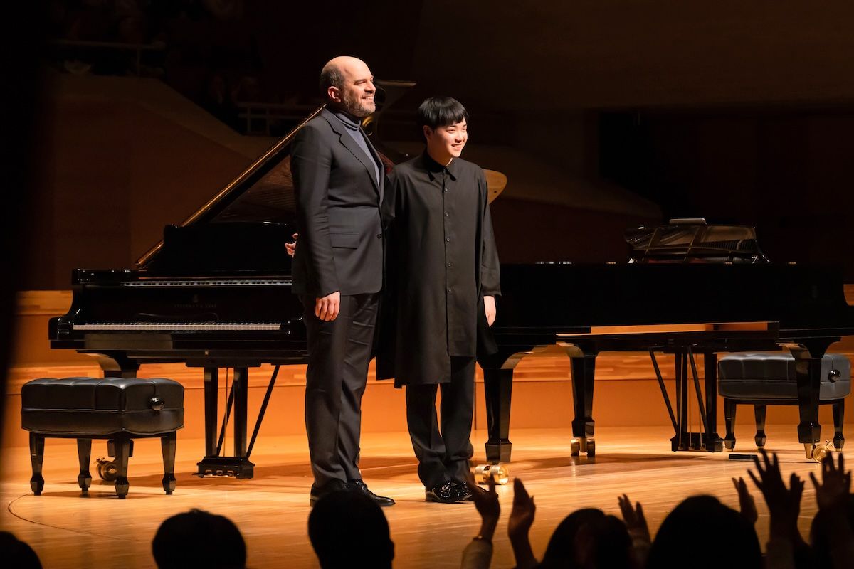 ©池上直哉／提供：ジャパン・アーツ 『Seiko Presents キリル・ゲルシュタイン × 藤田真央　ピアノ・デュオ・コンサート』より。