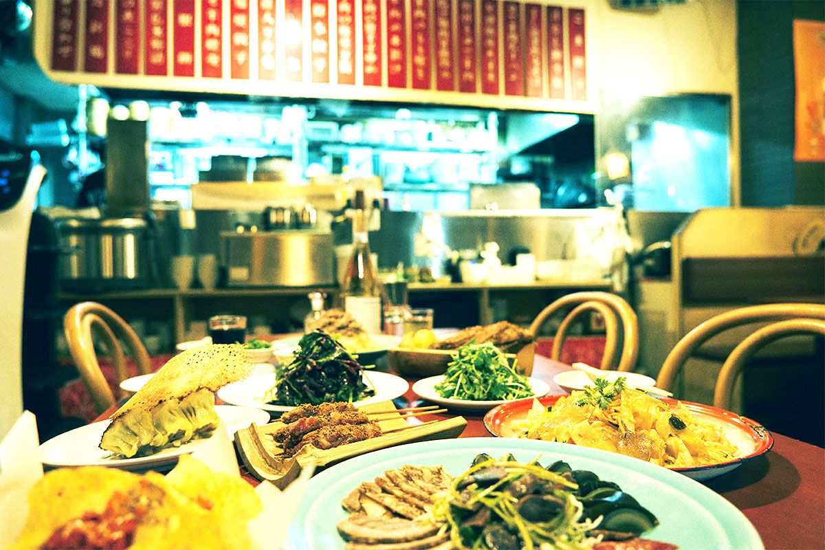 秋葉原にある「香福味坊」で供される料理の多くがレシピ本では紹介されている　写真＝今井裕治