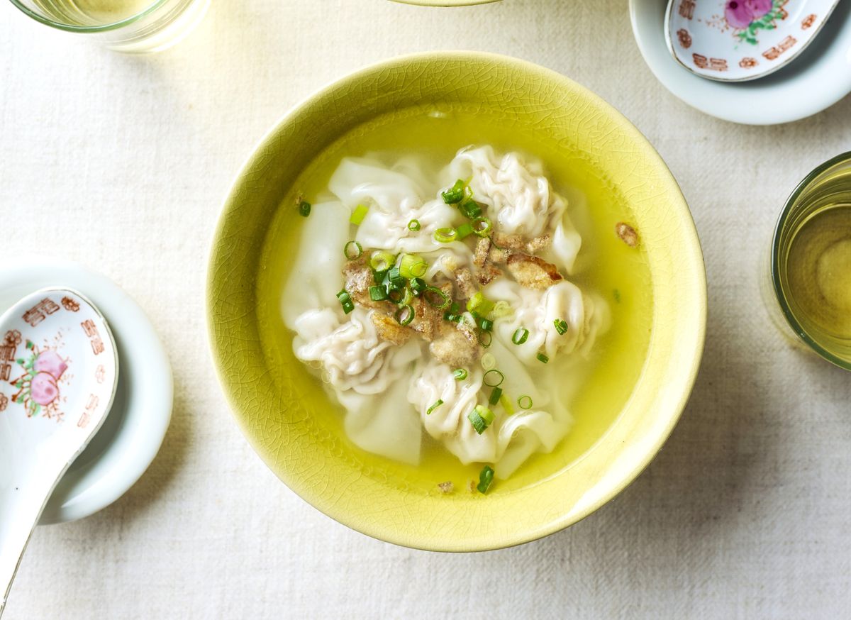 もう1つの推しは豚肉のさっぱりワンタン　撮影＝難波雄史