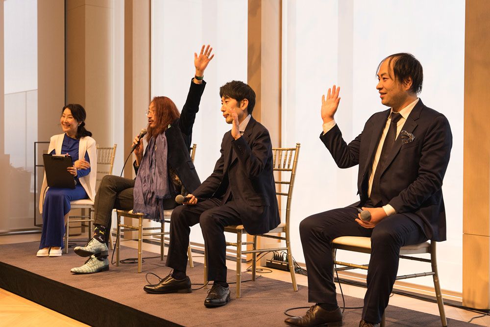 写真左より、Forbes JAPAN Web編集長 谷本有香、圓窓 代表取締役 澤 円、経営共創基盤 代表取締役CEO／地経学研究所 経営主幹 塩野 誠、ABEJA 代表取締役CEO 岡田陽介