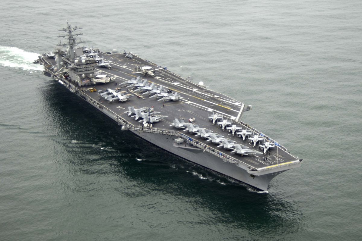 手薄」な米空母艦隊、現役最古の原子力空母ニミッツが2027年まで退役