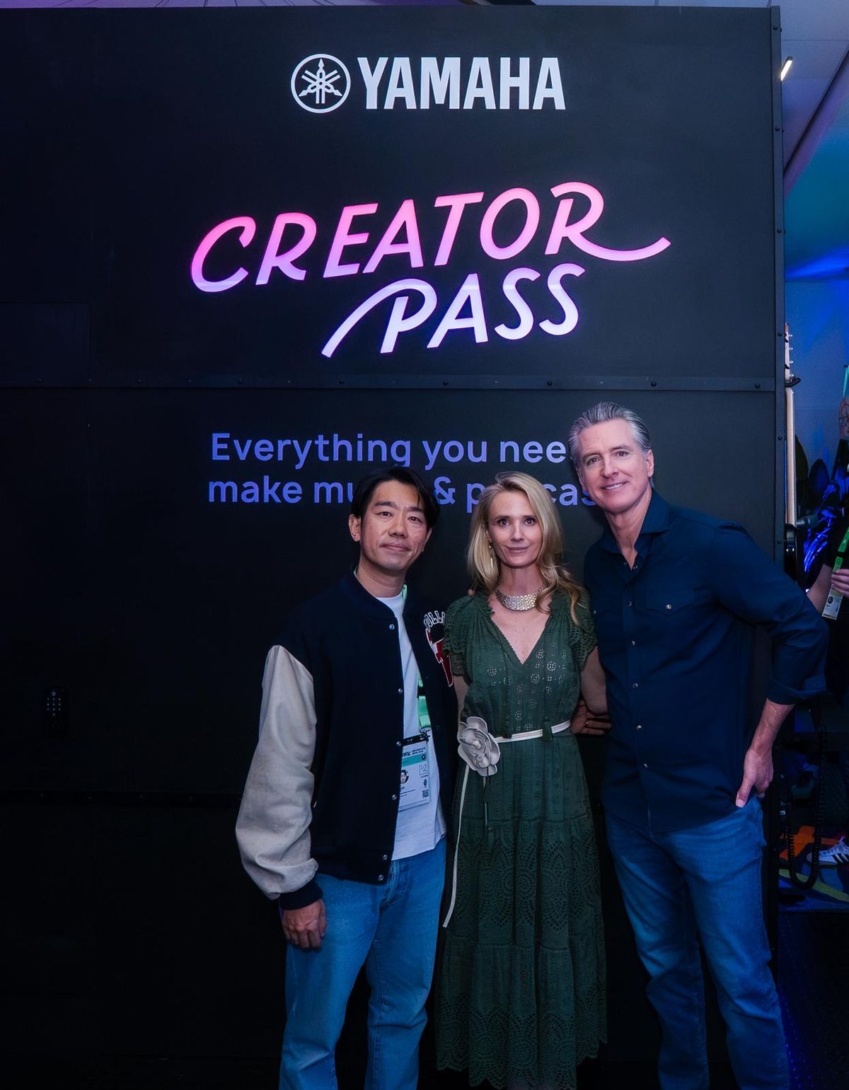 写真左、Yamaha Music Innovation YMIのCEO、杉野祐介氏。右、カリフォオルニア州知事ギャビン・ニューサム氏