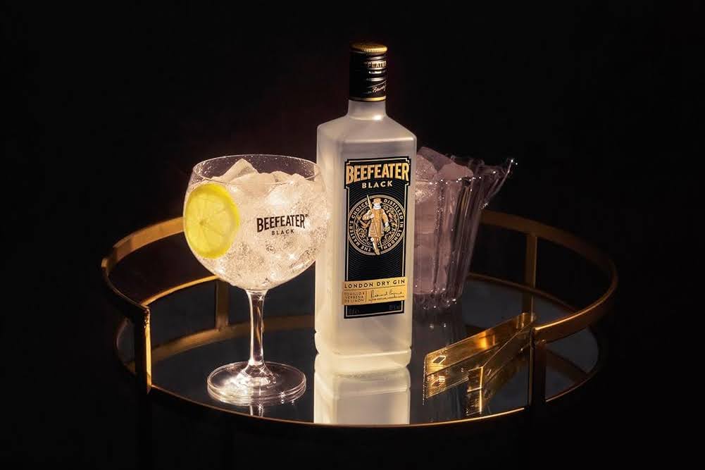 BEEFEATER ビーフィーター ジン パブミラー風ウォールディスプレイ ジントニックのためのビーフィーター あえて苦味を抑えた味わい：気に