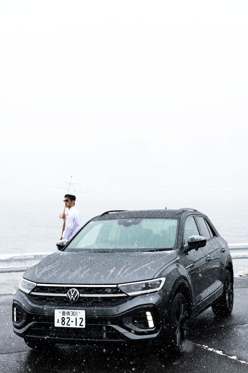 「T-Roc TDI 4MOTION R-Line Black Style」サイズ：全長4245×全幅1825×全高1590mm、車両重量：1530kg、駆動方式：4WD、最高出力：150ps。5645000円〜［車両本体価格］〈フォルクスワーゲン／フォルクスワーゲン カスタマーセンター Tel:0120-993-199〉