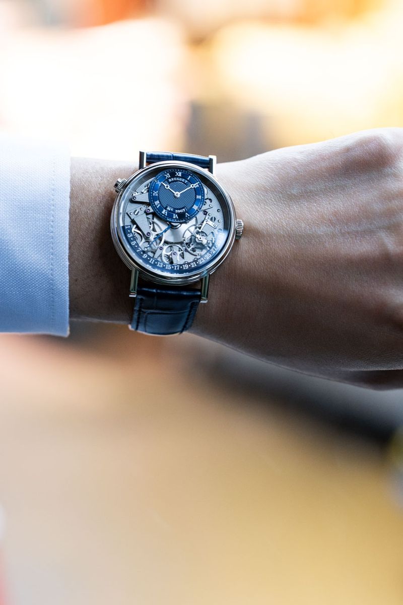 自動巻き、18KWGケース、ケース径40mm。7051000円〈ブレゲ／ブレゲ ブティック銀座 Tel:03-6254-7211〉