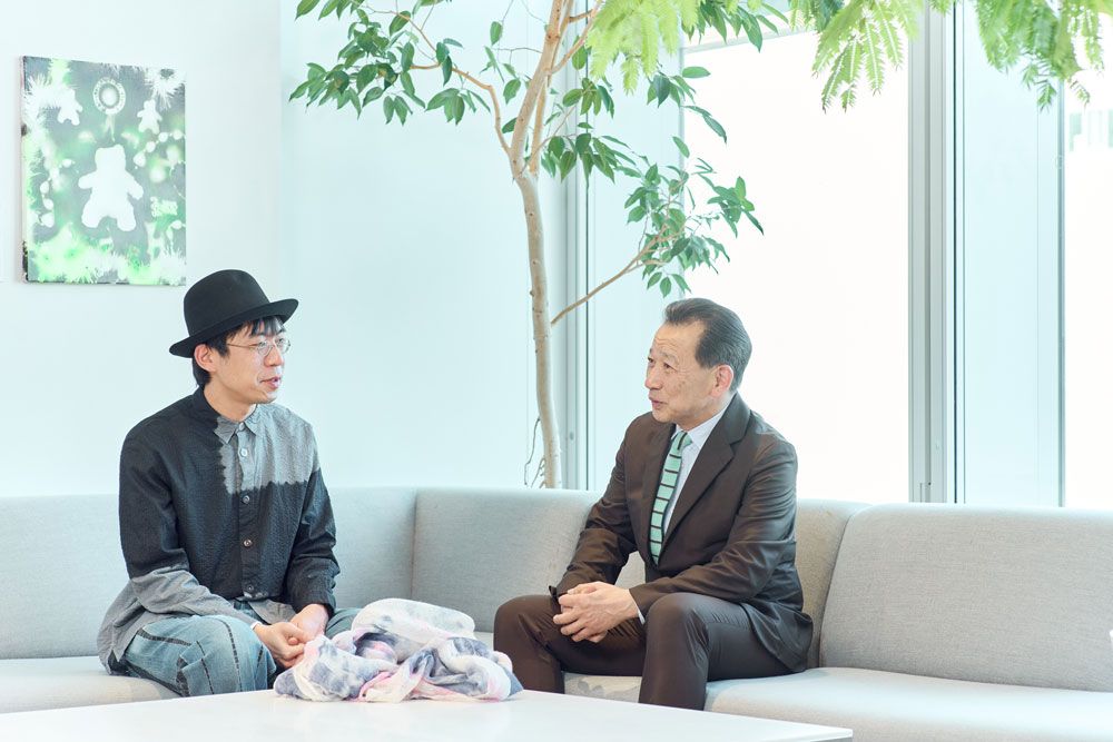 現在、百貨店の一等地にはヨーロッパのラグジュアリーブランドが並び、日本の工芸は奥の方に小さく置かれている。「それってすごくマーケットのグリーンウォッシュ的だと思うんですね」（村瀬）