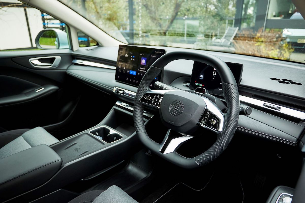 MG4 EVアーバンの車内（MG MOTOR）