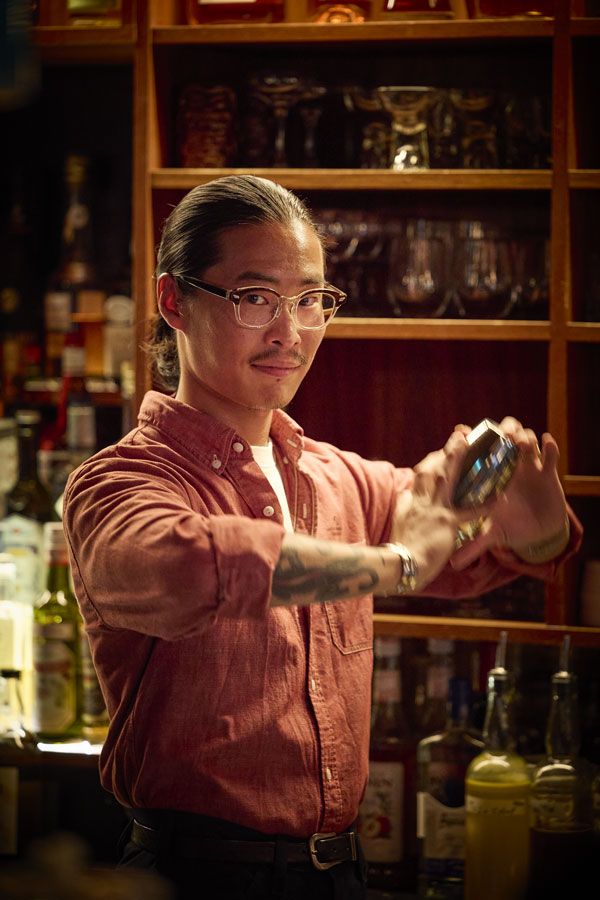 プライベートではバーボンも愛飲しているという荻原氏。