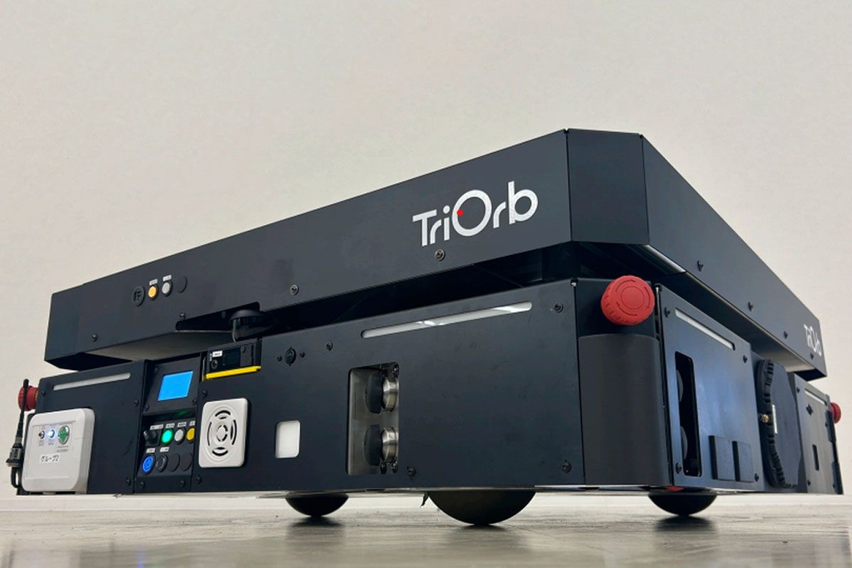 TriOrb BASEの実機。4つのカメラとレーザースキャナで、 正確な自己位置推定と地図作成が可能。