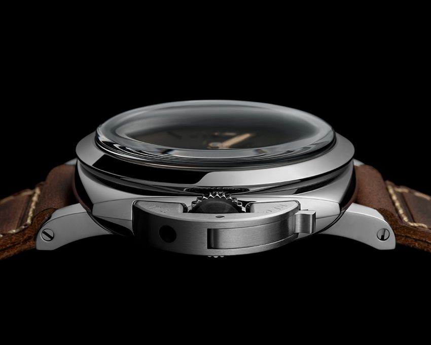 「ルミノール PAM01731」ポリッシュスチールケース、44㎜径、手巻き。パネライ初期のダイバーズウォッチを彷彿とさせるドーム型サファイアクリスタル風防を備え、30気圧防水を誇る。136万4000円／パネライ（オフィチーネ パネライ 0120-18-7110）