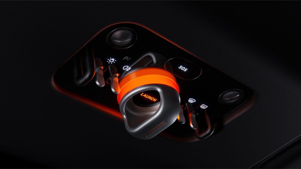 オーバーヘッド・コントロールにも物理スイッチを多用。