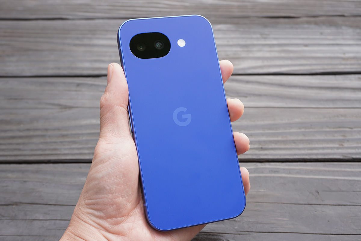 グーグルスマホ初の日本限定モデル「Isai Blue」──ヘラルボニーと共