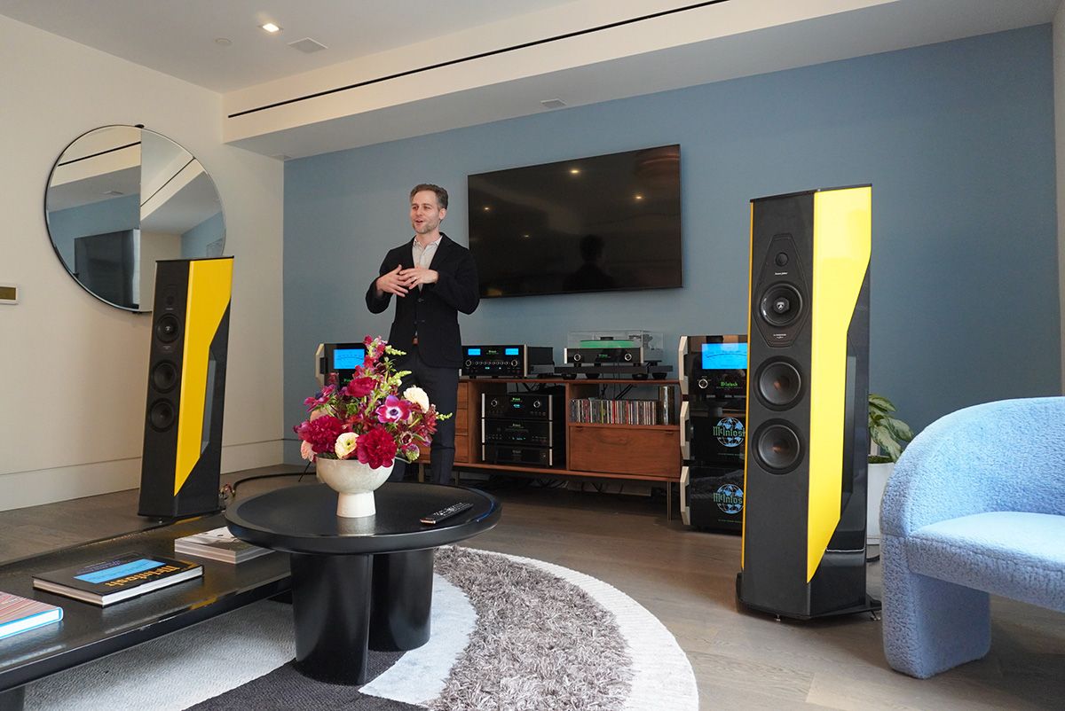 同じニューヨークのマンハッタン市内に構えるBose/McIntosh Groupのショールーム「House of Sound」のツアーも開催された。マッキントッシュ、ソナス・ファベールのプレミアムクラスのオーディオコンポーネントを体験できる予約制の特別なスペースを、一般に解放している