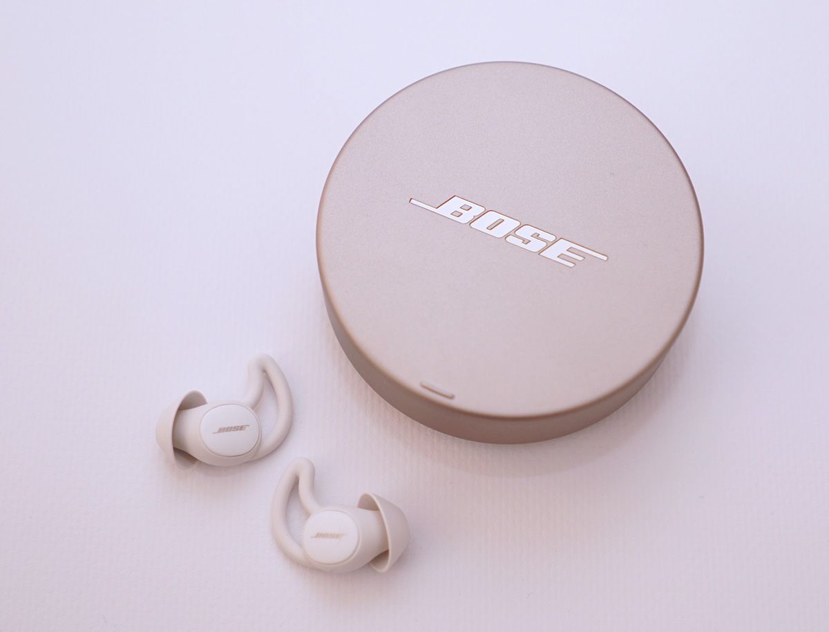 ボーズが2020年秋に発売した第2世代のSleepbuds。サウンドで睡眠をサポートする画期的なスマートデバイスだった