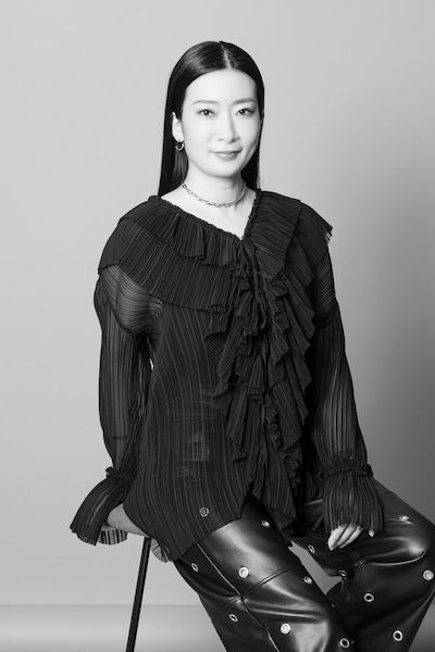 杉本亜衣◎uniam代表取締役（獣医師）。日本大学獣医学科卒。獣医師免許を取得後、サイバーエージェント、TBWA HAKUHODOを経て、2023年2月にuniamとして事業開始。「ねこの健康を食事と医療で支える。」をミッションに、獣医師発のねこ専門ヘルスケアブランドを展開。