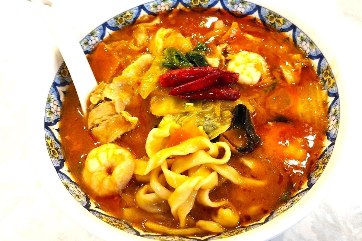 「揚州商人」グループで3月から期間限定で提供している新作メニューの「麻辣麺」