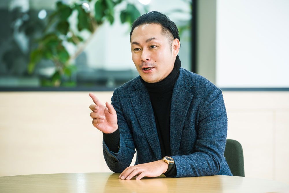 高岡壮一郎◎ヘッジファンドダイレクト取締役会長。三井物産を経て、2008年にヘッジファンドダイレクトを創業し、代表取締役社長に就任。23年より現職。著書に『富裕層のNo.1投資戦略』『富裕層のためのヘッジファンド投資入門』。