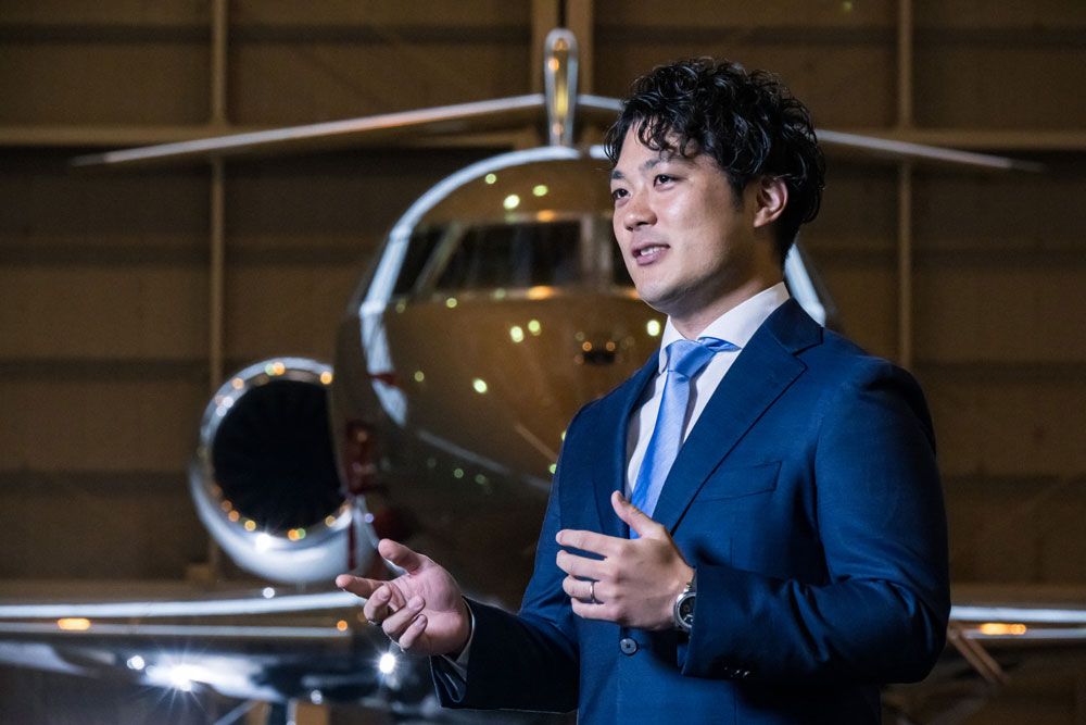 福満嘉人◎双日ビジネスジェット事業部第一課 上級主任。新卒で双日に入社以来、ビジネスジェット事業に携わる。2022年のジャプコン買収後、出向。24年よりPhenix Jet Hong KongでVP Salesとして東南アジアの新規事業開発を担当。26年4月より現職。