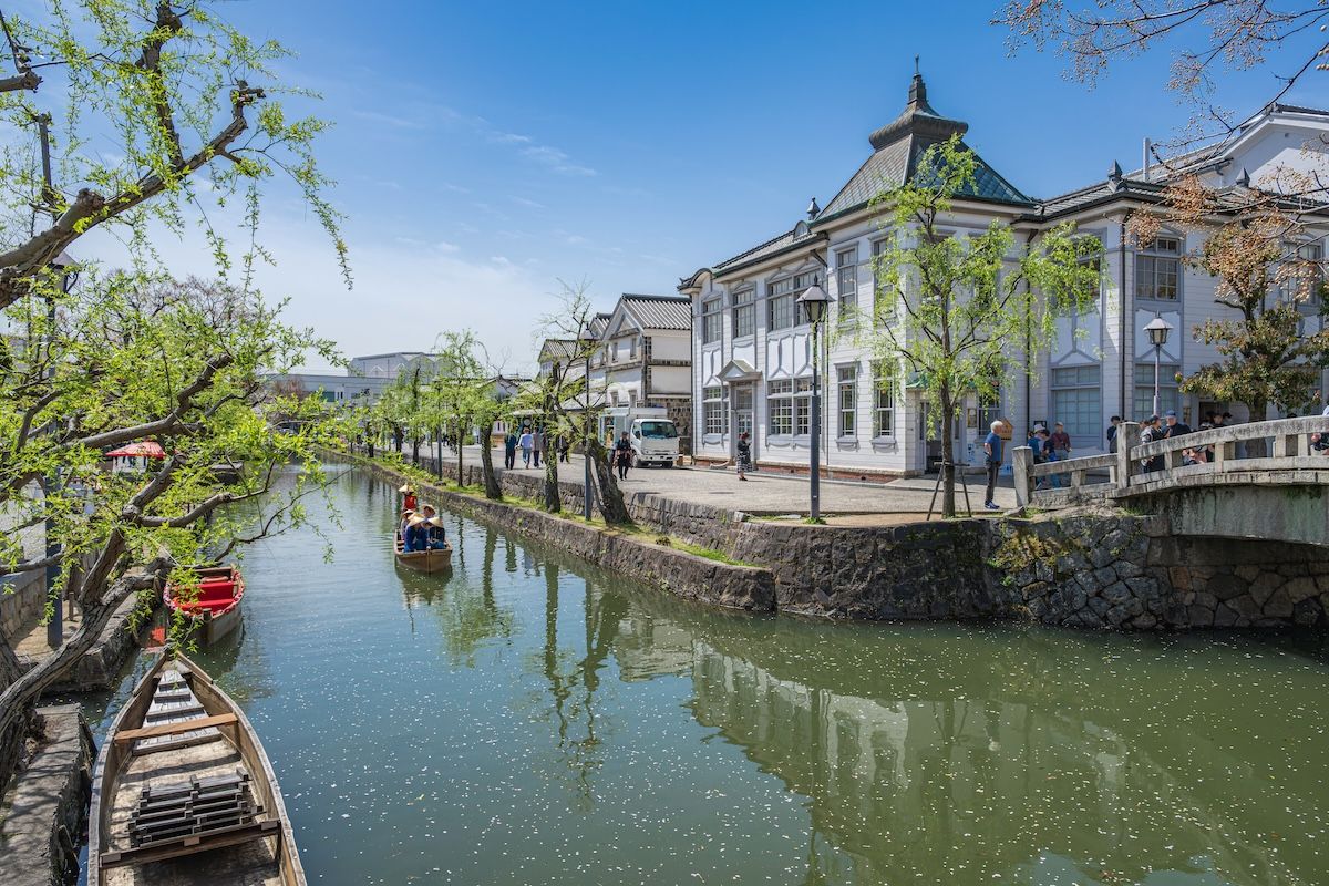 倉敷川周辺は重要伝統的建造物群保存地区に指定されている（stock.adobe.com）