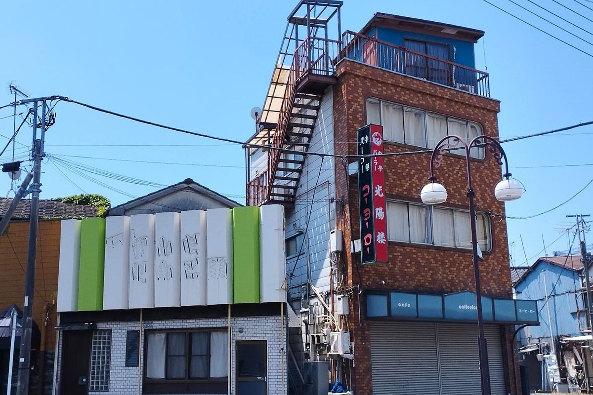 堀切菖蒲園で見つけた「中華パーラー 紅陽楼」の廃墟。この町にはほかにもこうした「遺跡中華」があるらしい