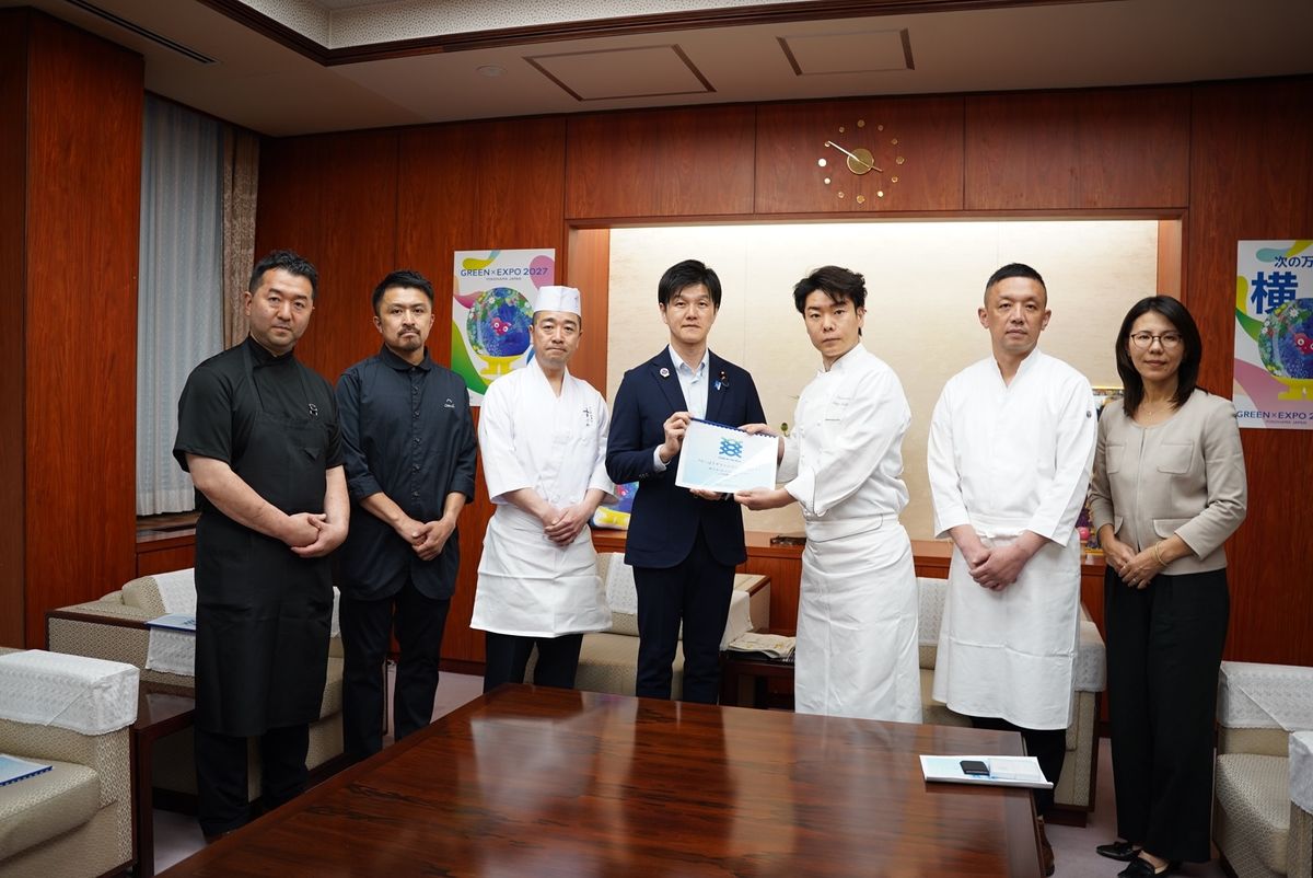 鈴木憲和農林水産大臣とChefs for the Blueのメンバー