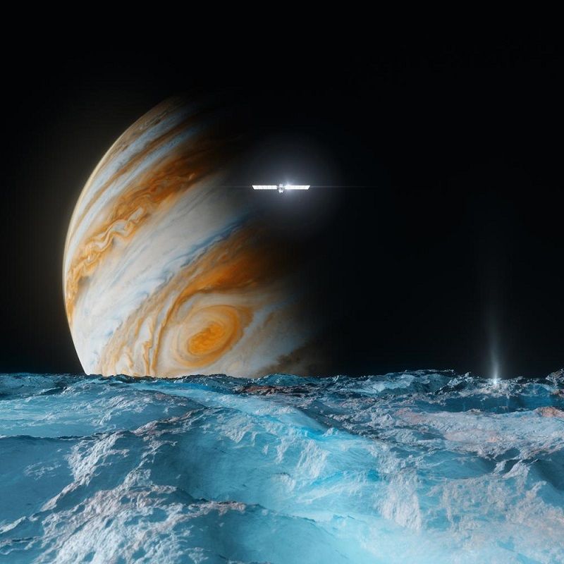 NASAの無人探査機エウロパ・クリッパーが木星の周回軌道上から氷衛星エウロパの接近通過（フライバイ）観測を行う様子を描いた想像図（NASA/JPL-Caltech）