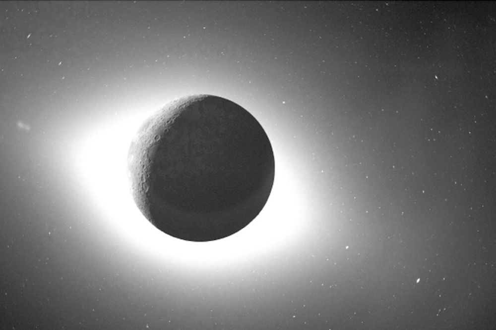 NASAが公開したアルテミスIIが撮影した皆既日食の画像。
