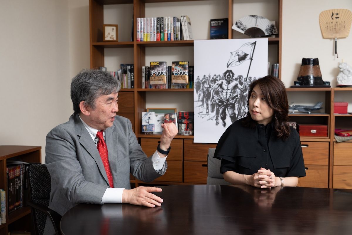 （対談は真山氏の事務所で行われた）