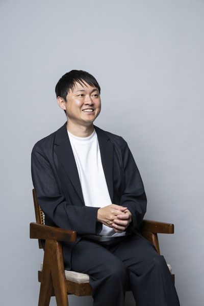 濵渦伸次◎NOT A HOTEL代表取締役 Co-CEO／Chief Visionary。国立都城高専電気工学科卒業。2007年アラタナを創業。15年M&AによりZOZOグループ入り。ZOZOテクノロジーズ取締役を兼任。20年4月NOT A HOTELを設立。26年1月から現職。