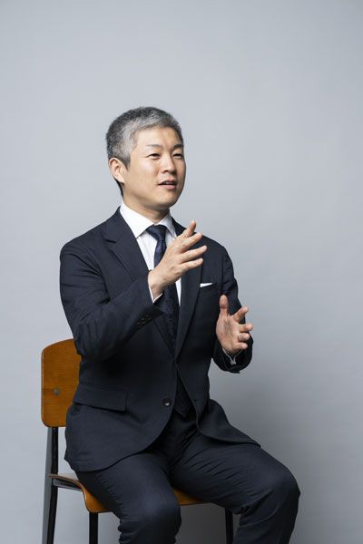 東 修平◎Starlight Engine副社長 執行役員 CSO（最高戦略責任者）。外務省、日系経営コンサルティングファームのインド法人を経て、2017年に全国最年少（当時）で大阪府・四條畷市長に就任し、2期8年にわたり市政改革を主導。26年4月から現職。京都大学大学院では原子核工学を専攻。1988年生まれ。